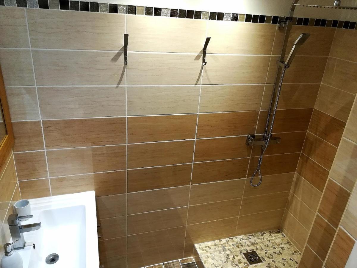 أفينيون Modern Apart 70M2 - 2 Rooms - Parking المظهر الخارجي الصورة